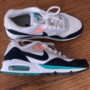7.5 Nike Air Max Correlate Woman's